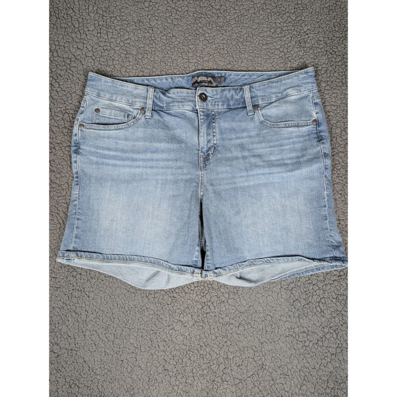Torrid Jean Shorts Womens Size 16 Blue Denim Cotton Pockets Mid Rise Mid Short - Picture 3 of 10